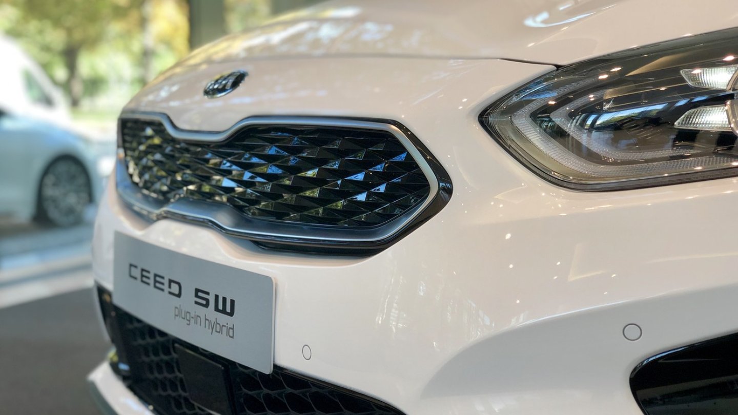 Der obere Kühlergrill ist komplett geschlossen.