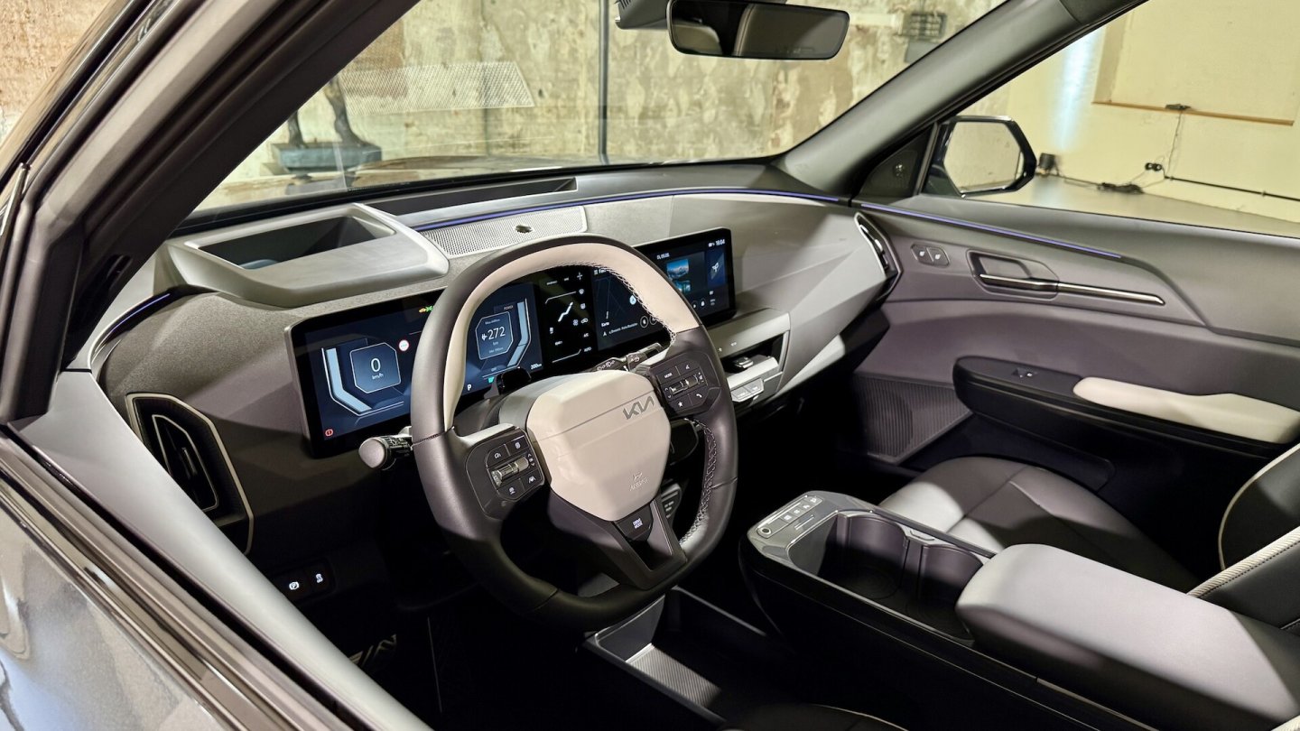 Die Cockpit-Architektur ist aus anderen Elektro-Kia-Modellen bekannt.