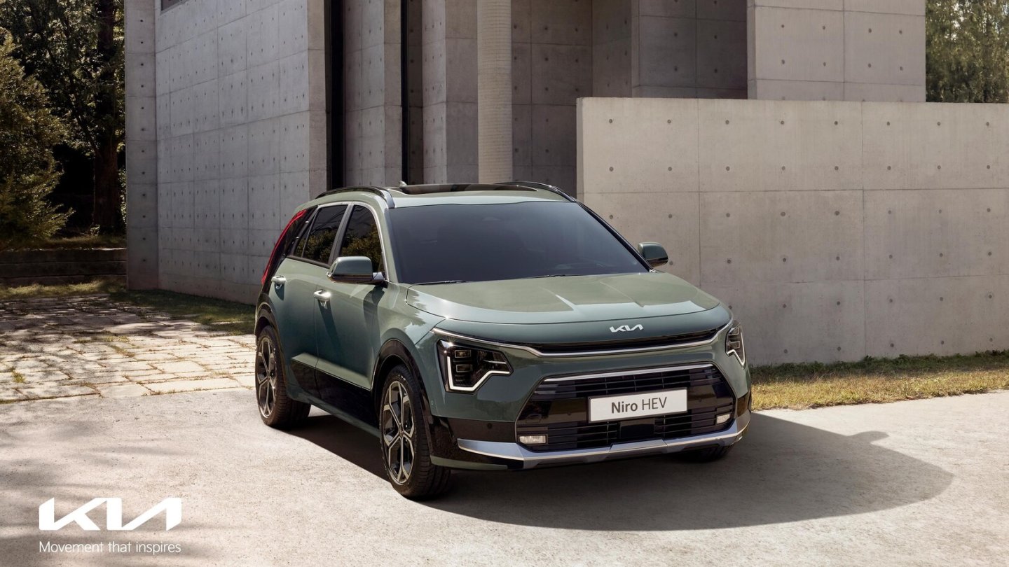 Der Hybrid startet bei 30.990 Euro, der Niro EV bei 39.990 Euro.