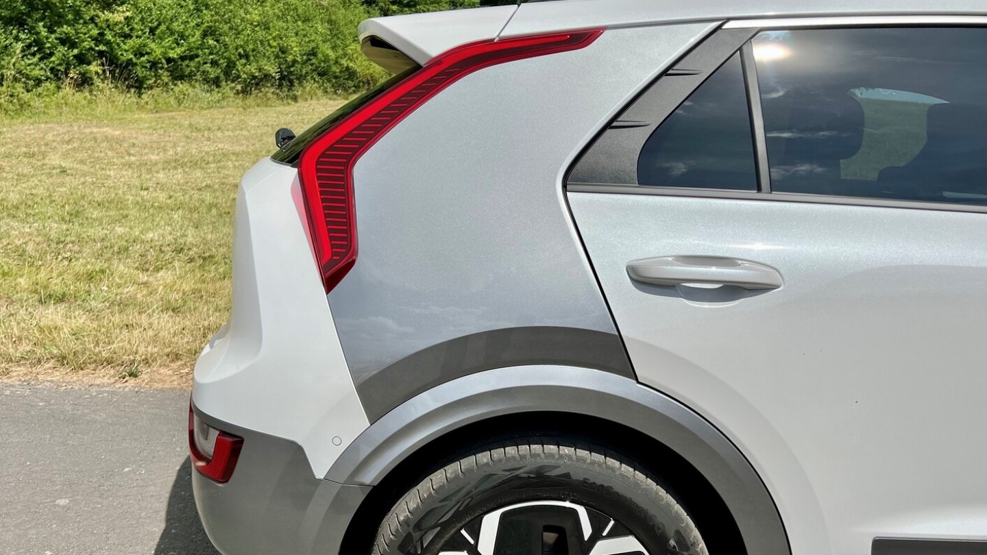 Die C-Säule in Kontrastfarbe gibt es gegen Aufpreis.