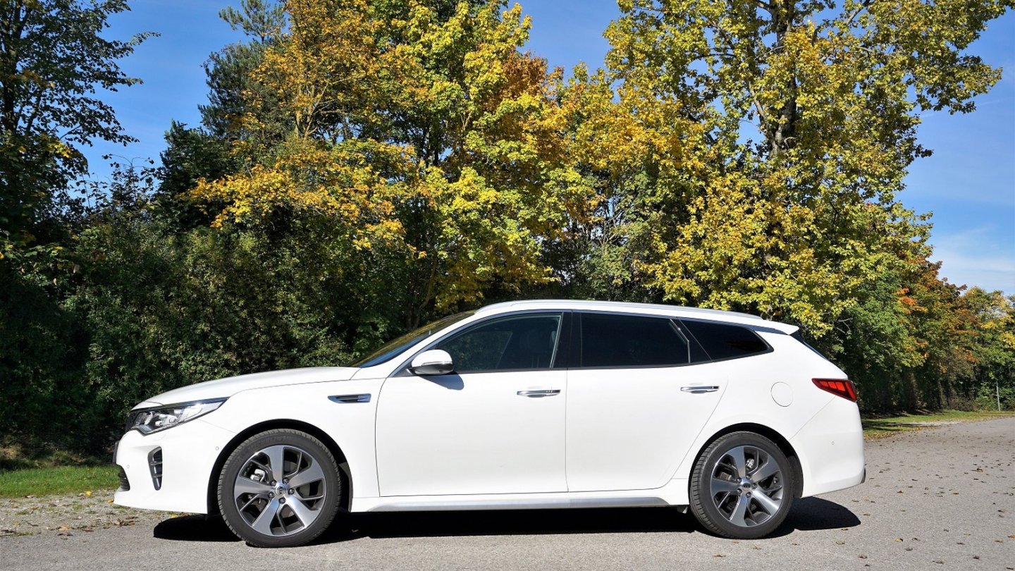 Das Profil gefällt, vor allem mit der ansteigenden Gürtellinie und der massiven D-Säule.