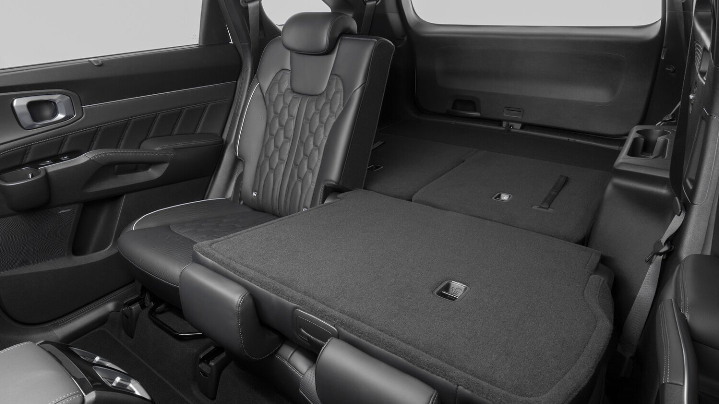 Auch der neue Kia Sorento kommt optional mit sieben Sitzen.