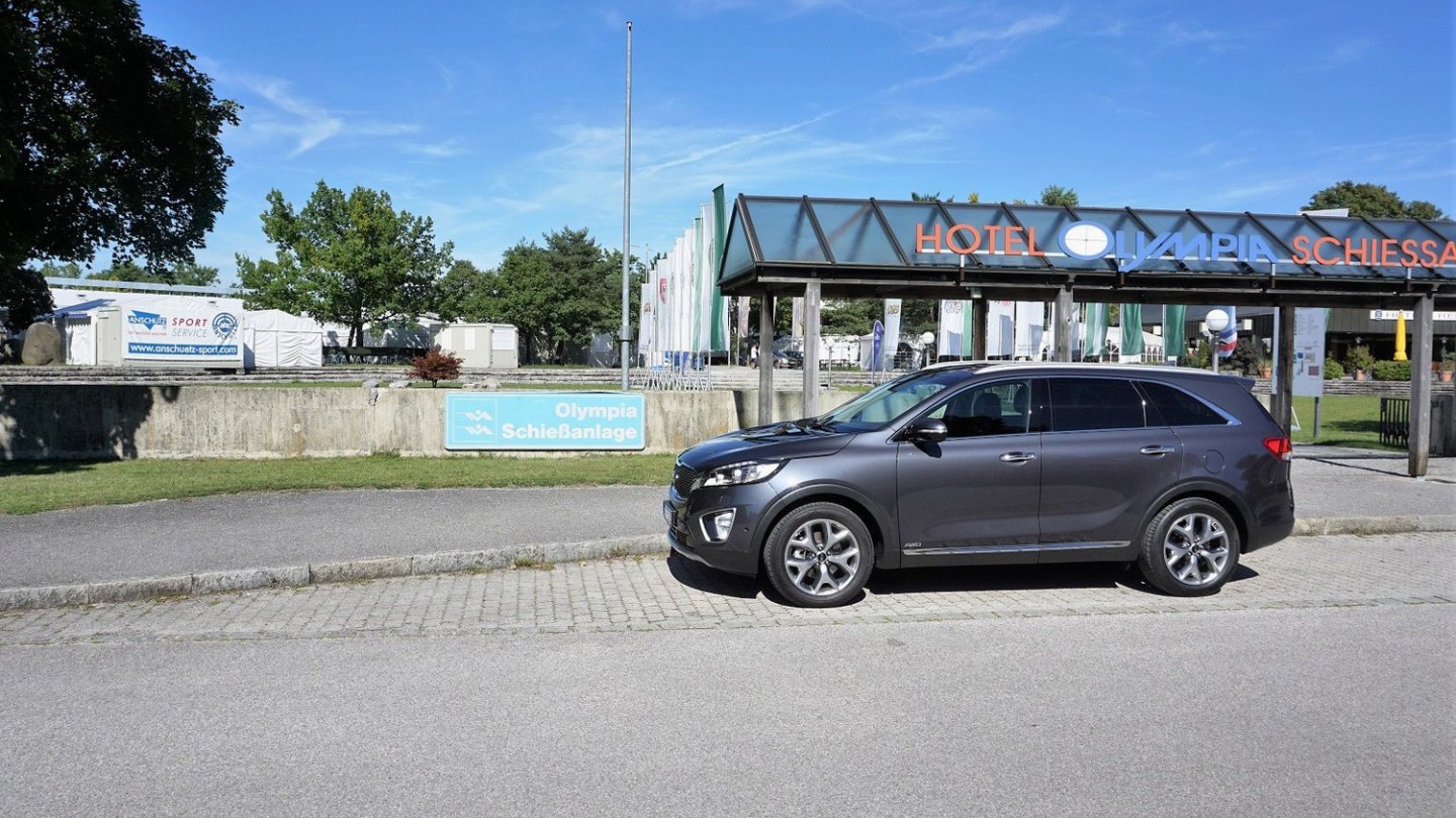 Klares, gekonntes Design: Der Kia Sorento fällt nicht auf. Vor allem nicht negativ.