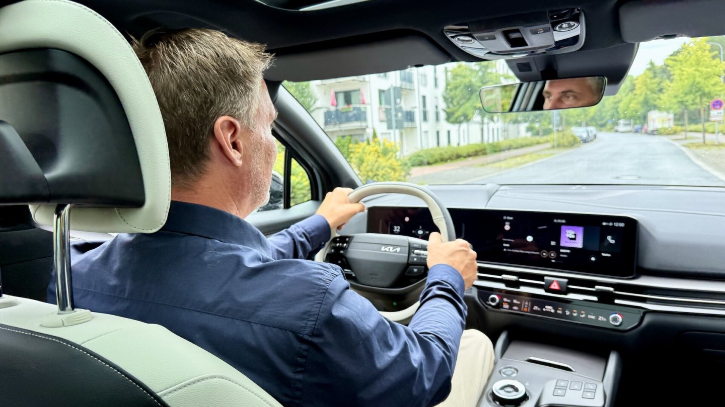 Für den ersten Fahrbericht schnappteen wir uns den 180 PS starken Allrad-Benziner.