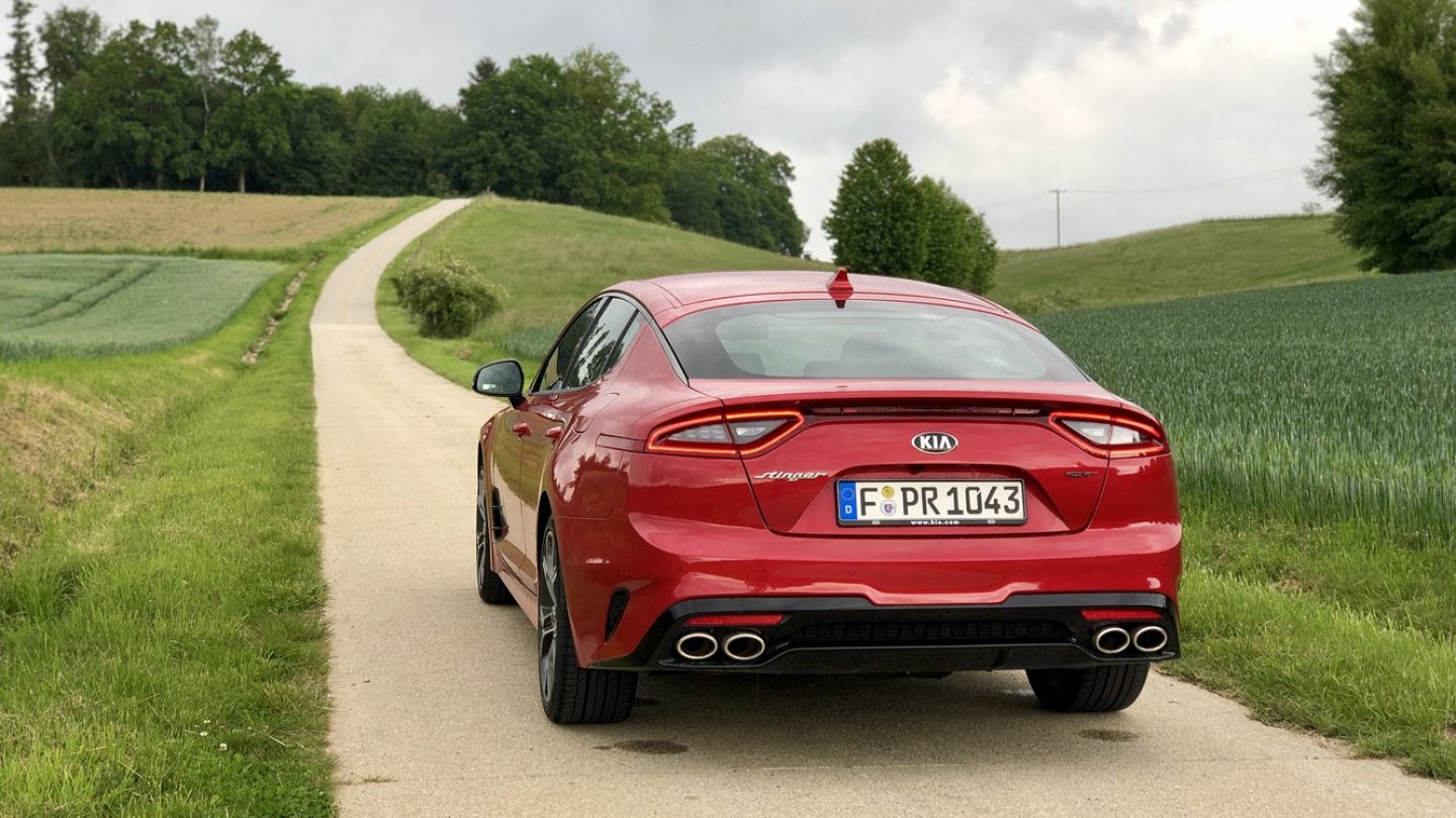 Der Grundpreis des Kia Stinger GT V& beträgt 55.900 Euro.