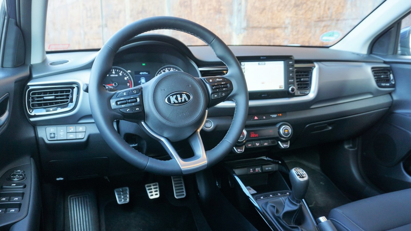 Das Cockpit ist aus dem Kia Rio bekannt.