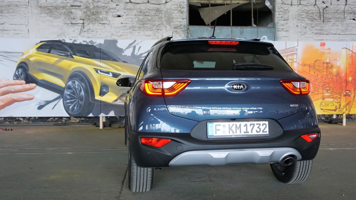 Auch von hinten ist der Kia Stonic gut anzusehen.