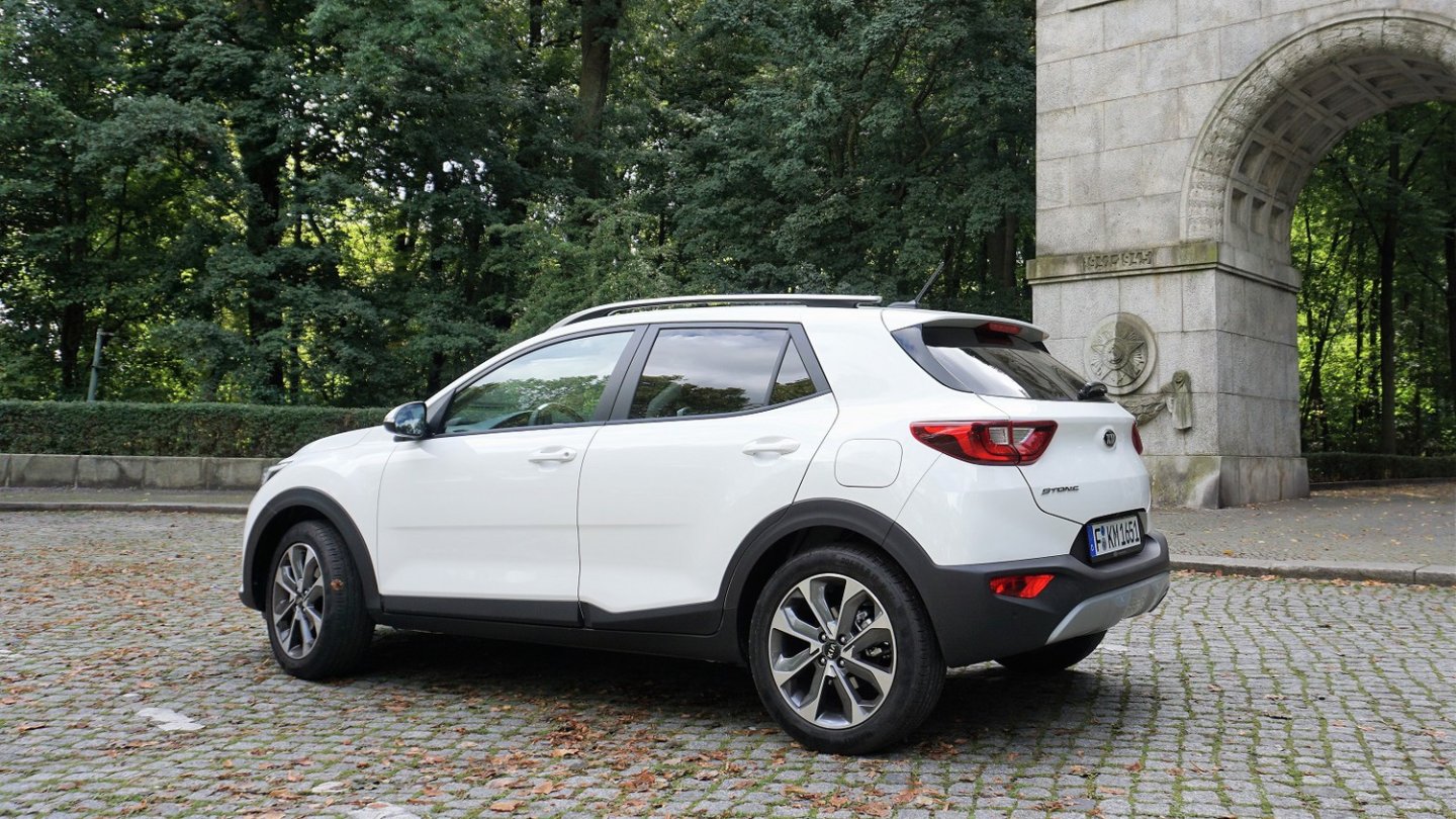 Der Testwagen mit 1.4 Liter-Sauger im braven Weiß.