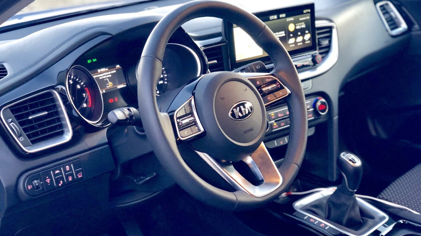 Das Cockpit entspricht dem der anderen Ceed-Versionen.