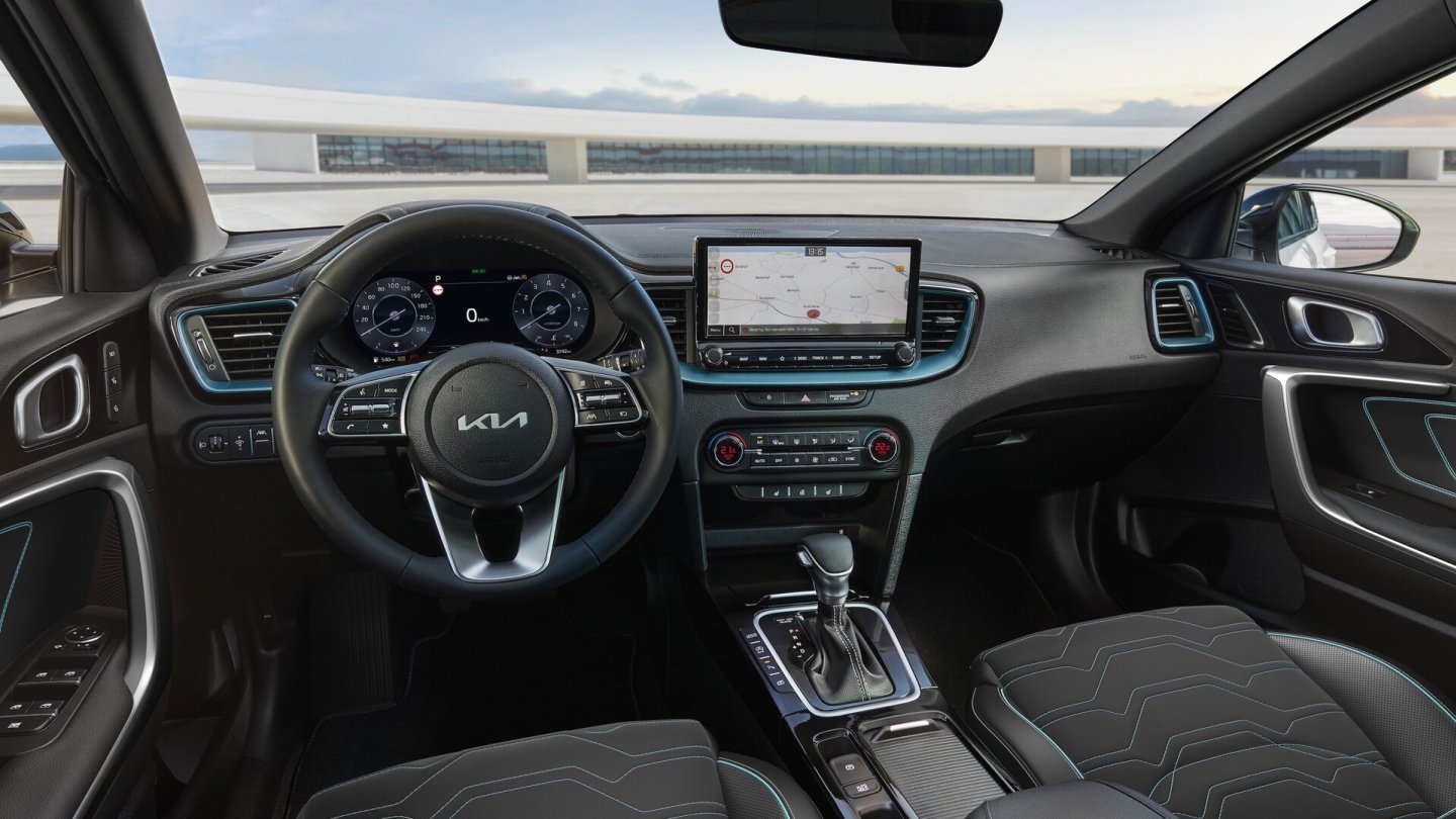 Das Cockpit bleibt unverändert, die Bedienung ist selbsterklärend.