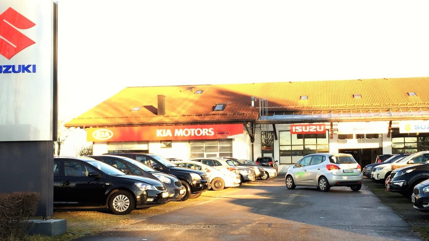 Viele Autohändler bieten ihren Bestand im Internet an.