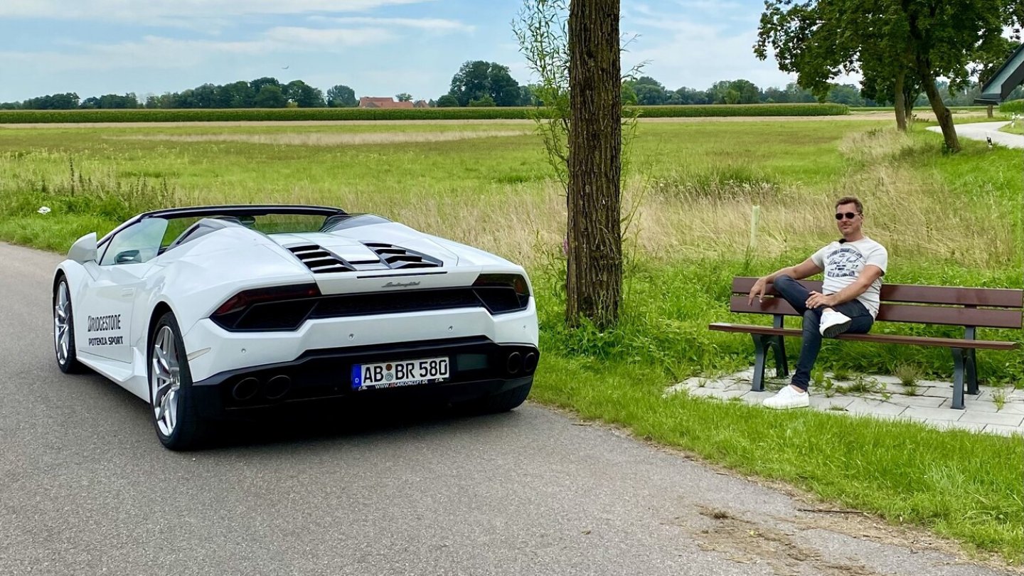 Der V10 knistert sich aus, Bernd entspannt. Nur Andi hat den Finger noch am Auslöser.