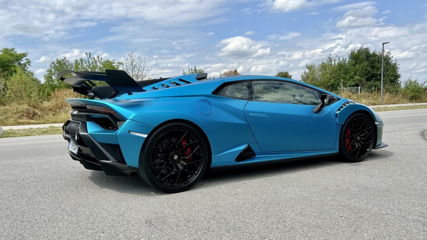 STO-Kunden können aus zwei verschiedenen Mischungen der Bridgestone-Reifen wählen.