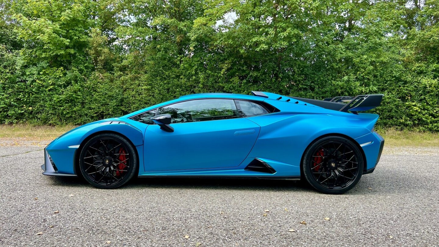 Die STO-Karosserie besteht zu 75 Prozent aus Karbon.