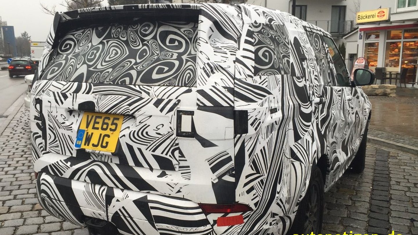 Das Heck ist noch zugebaut. Es wird weniger klobig, aber durchaus massiv ausfallen.