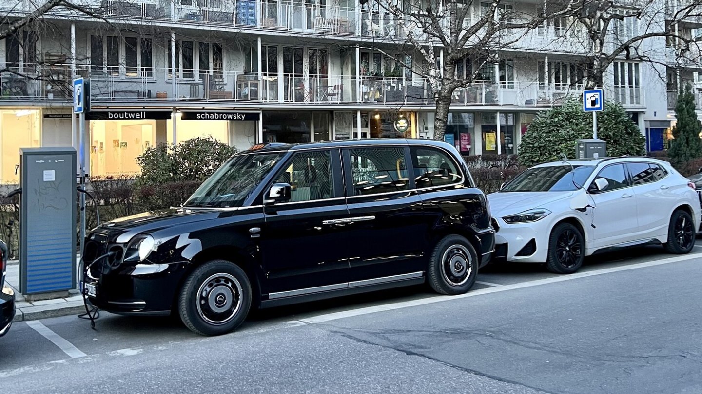 Laden in der Stadt: AUTONOTIZEN nutzt dafür die Elvah-App [Werbung].