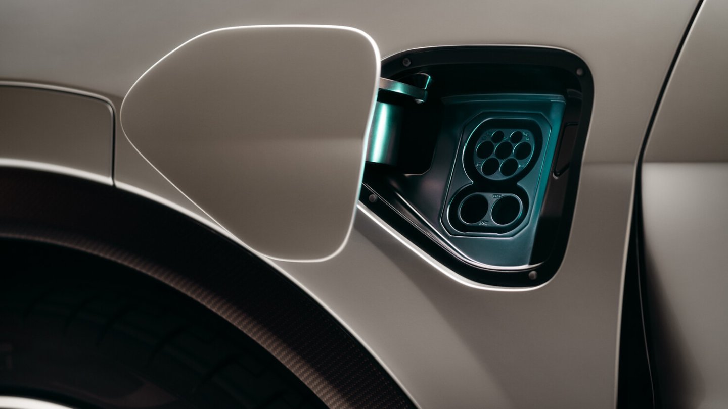 800-Volt-Technologie erlaubt schnelles Laden.