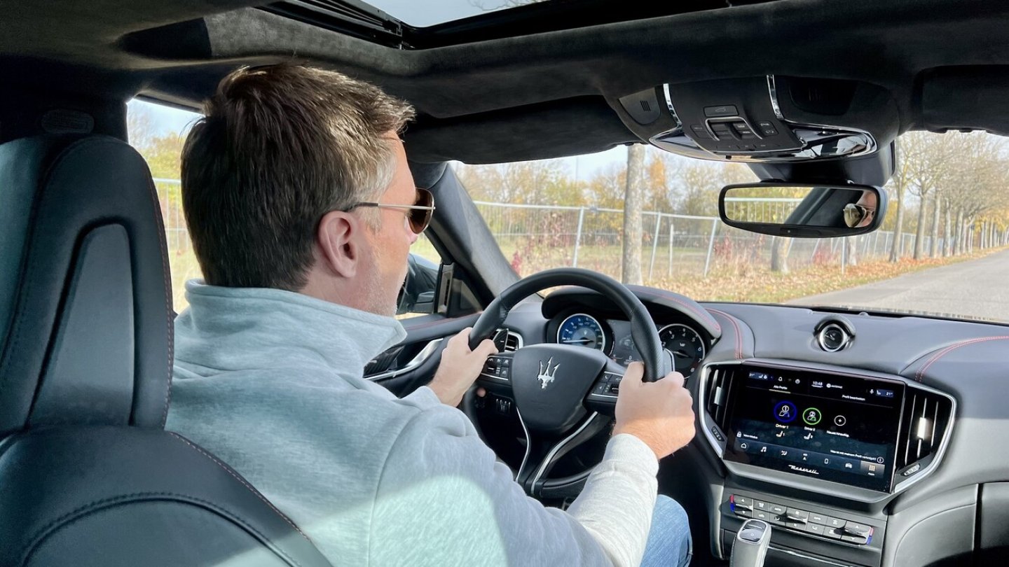 Der Ghibli Trofeo empfiehlt einen stets aufmerksamen und reaktionsfreudigen Piloten.