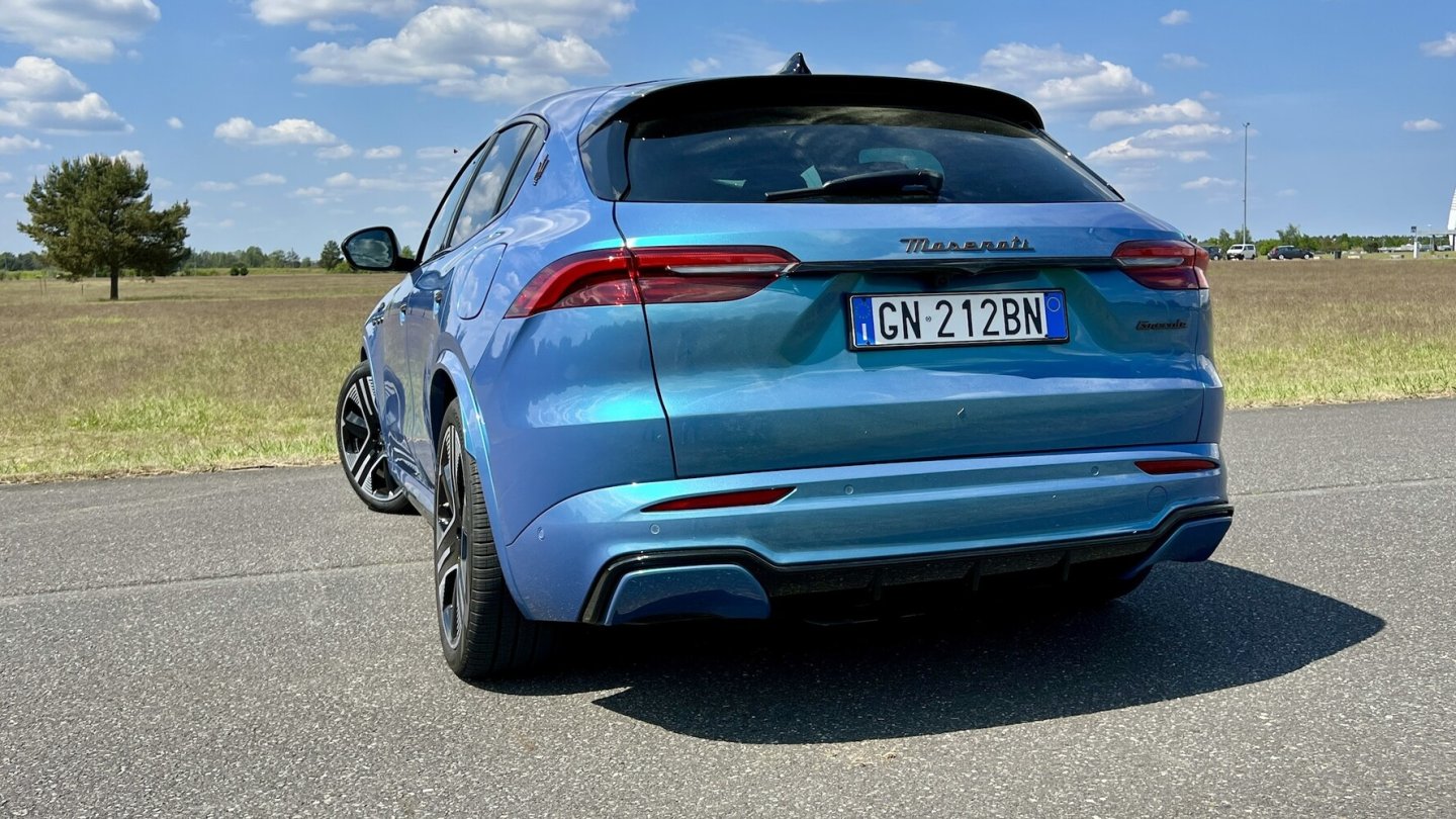 Der elektrische Grecale ist an den fehlenden Endrohren am Heck zu erkennen.