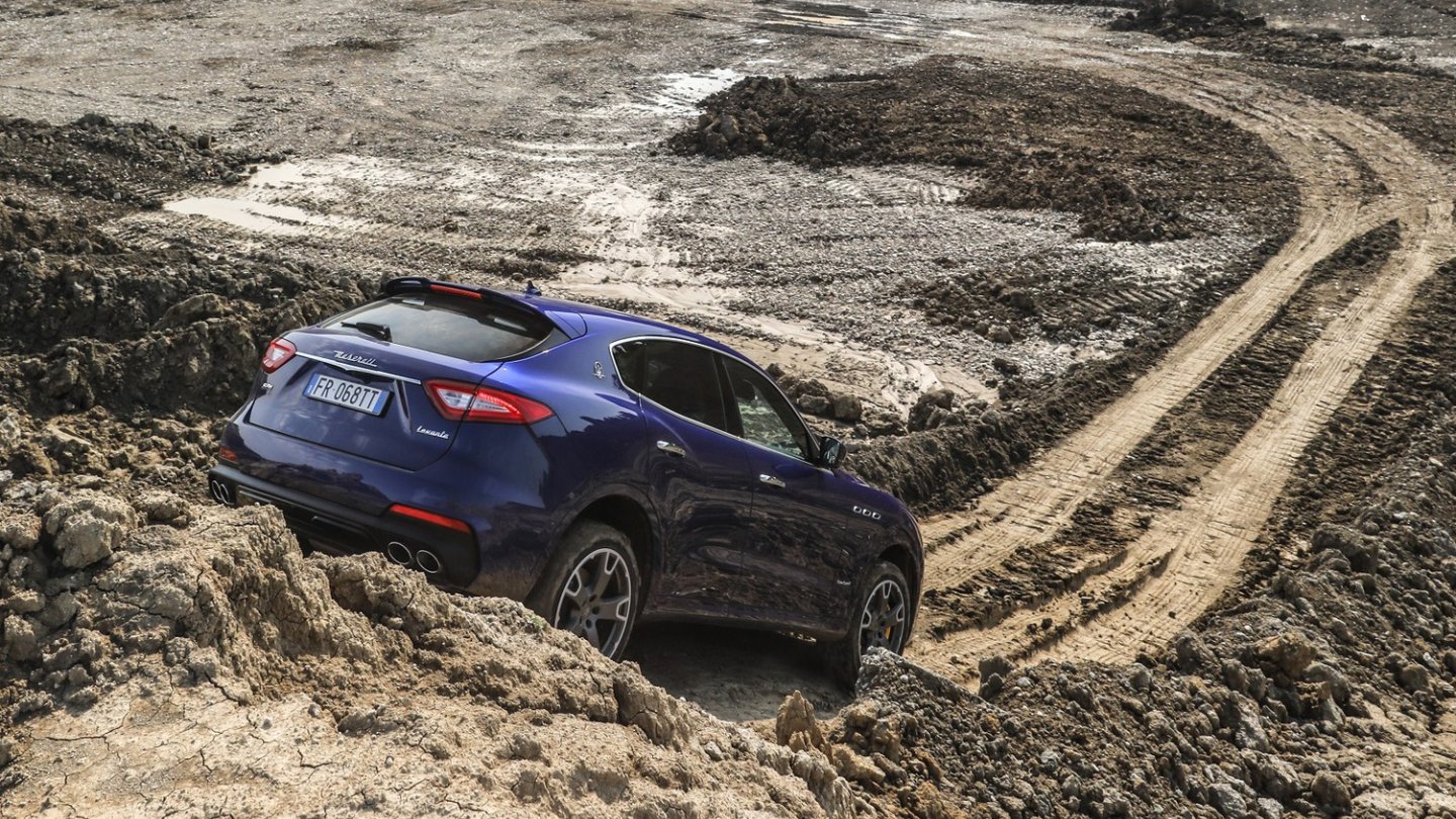 Bergab hilft die Regelelektronik beim Halten der Geschwindigkeit.