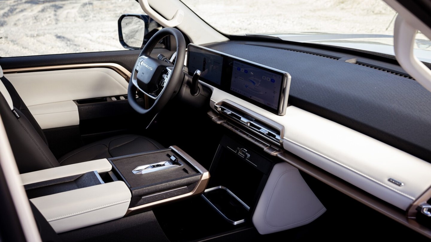 Große Displays im Cockpit des neuen Maxus eTerron 9.