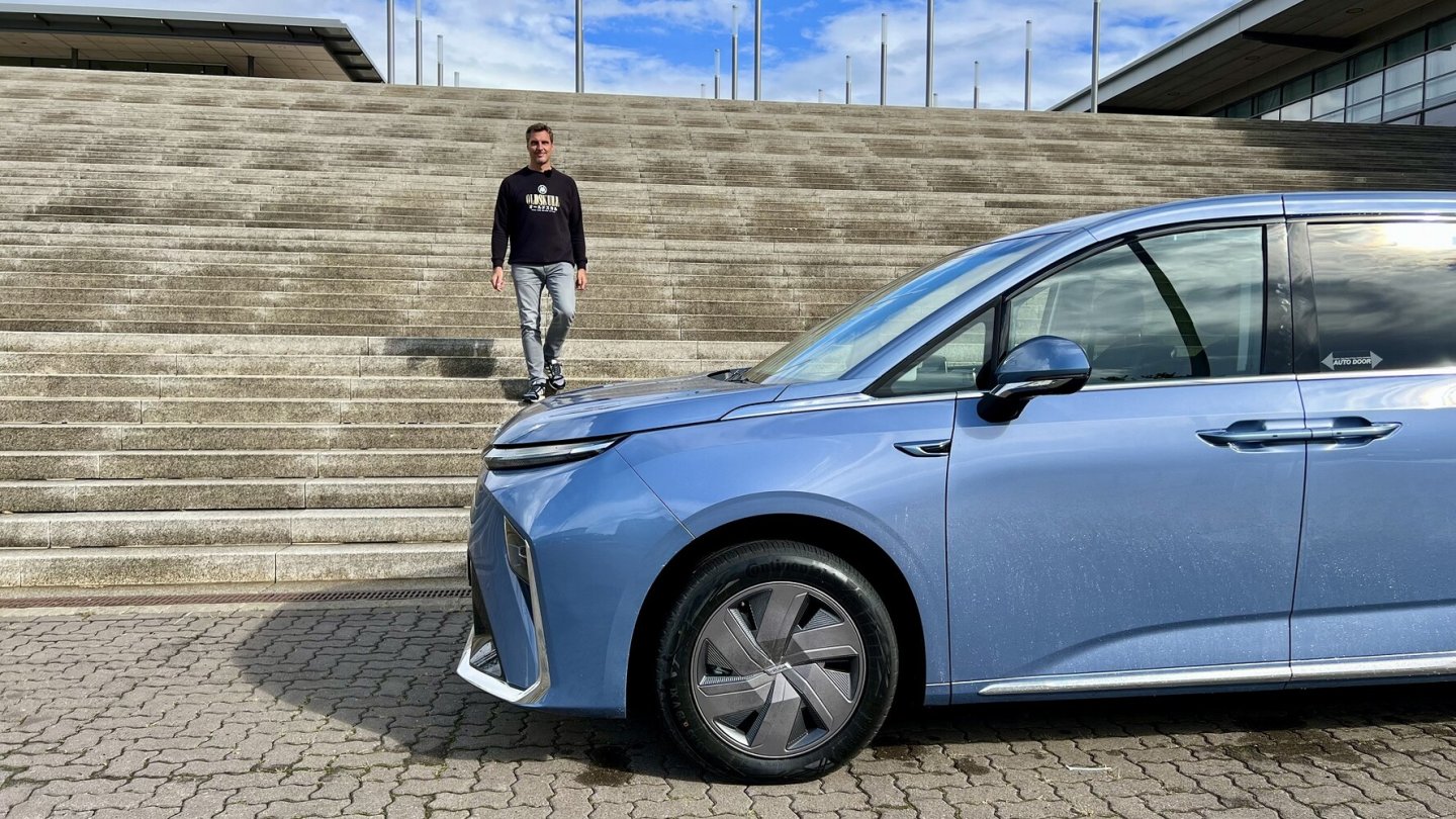 Überraschungsgast: Maxus bringt den MIFA 9 ab Frühjahr 2023 zu uns.