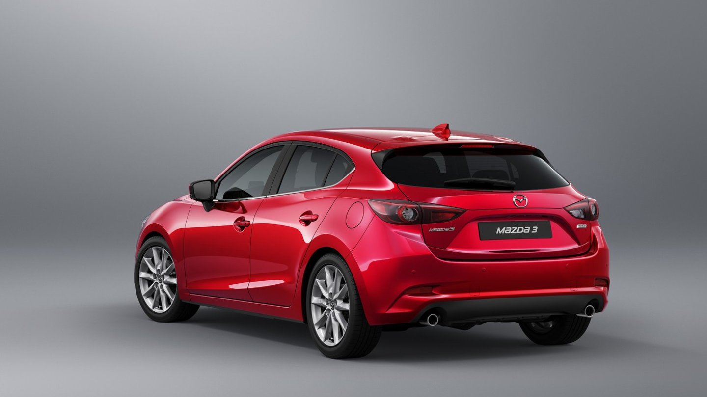 Durch den geänderten Stoßfänger am Heck wirkt das Auto breiter als bisher.