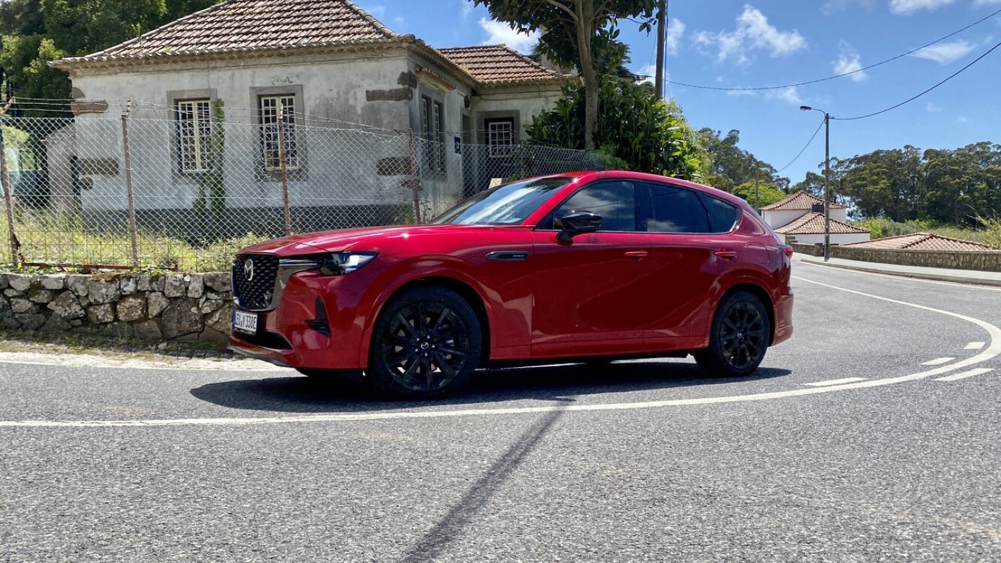 Dunkle 20-Zoll-Felgen trägt der CX-60 Homura.