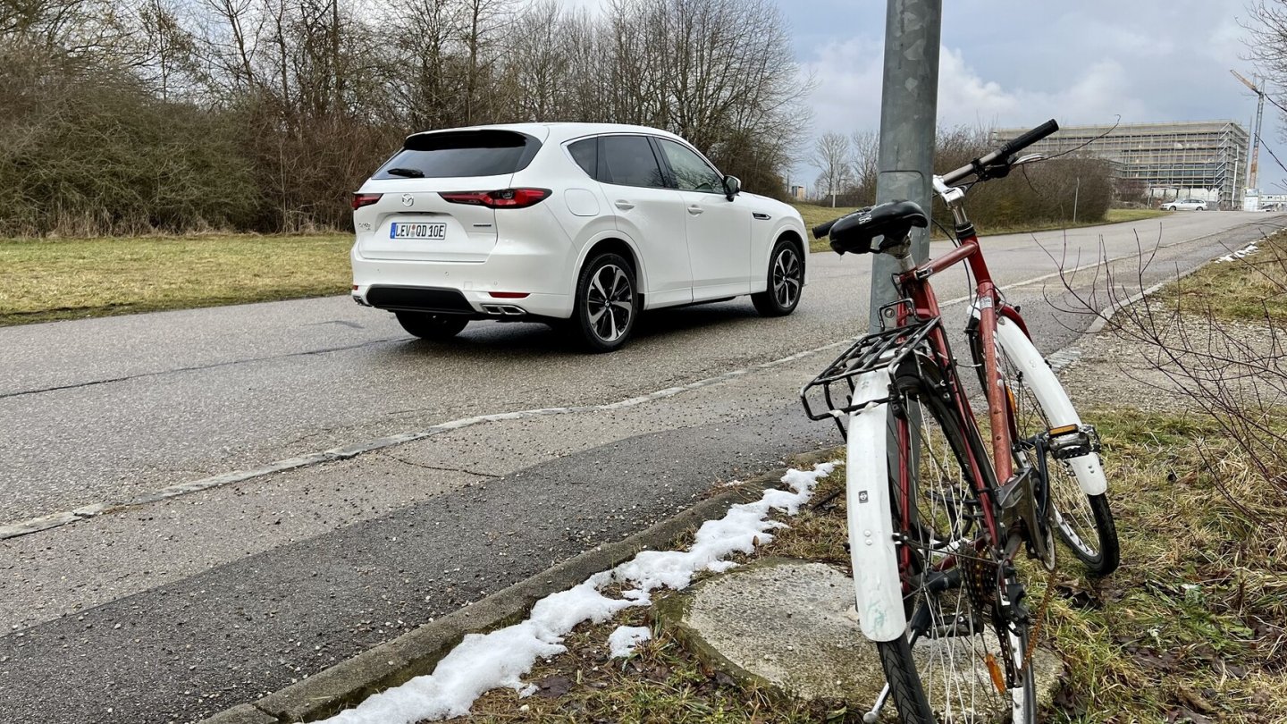 Die Fahrwerksabstimmung des Mazda CX-60 geriet klar zu straff.