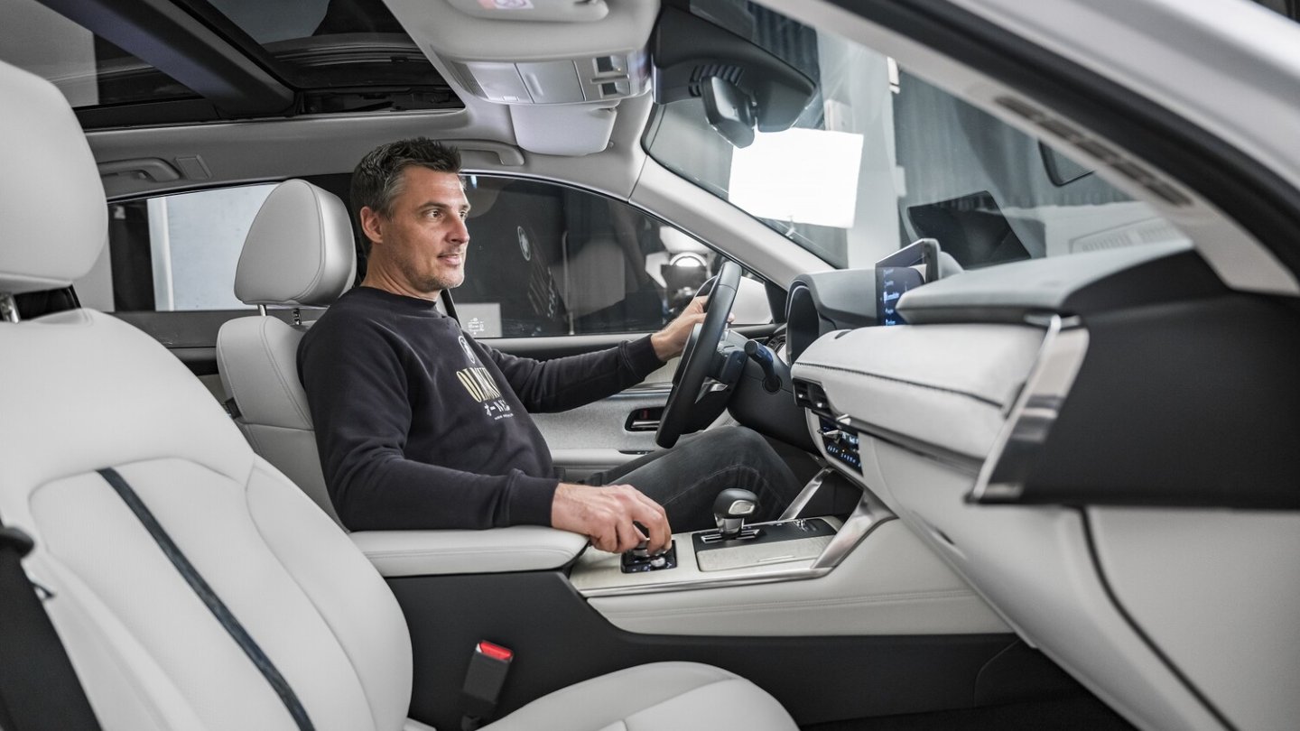 Helles Nappaleder kleidet den Innenraum des Topmodells CX-60 Takumi.