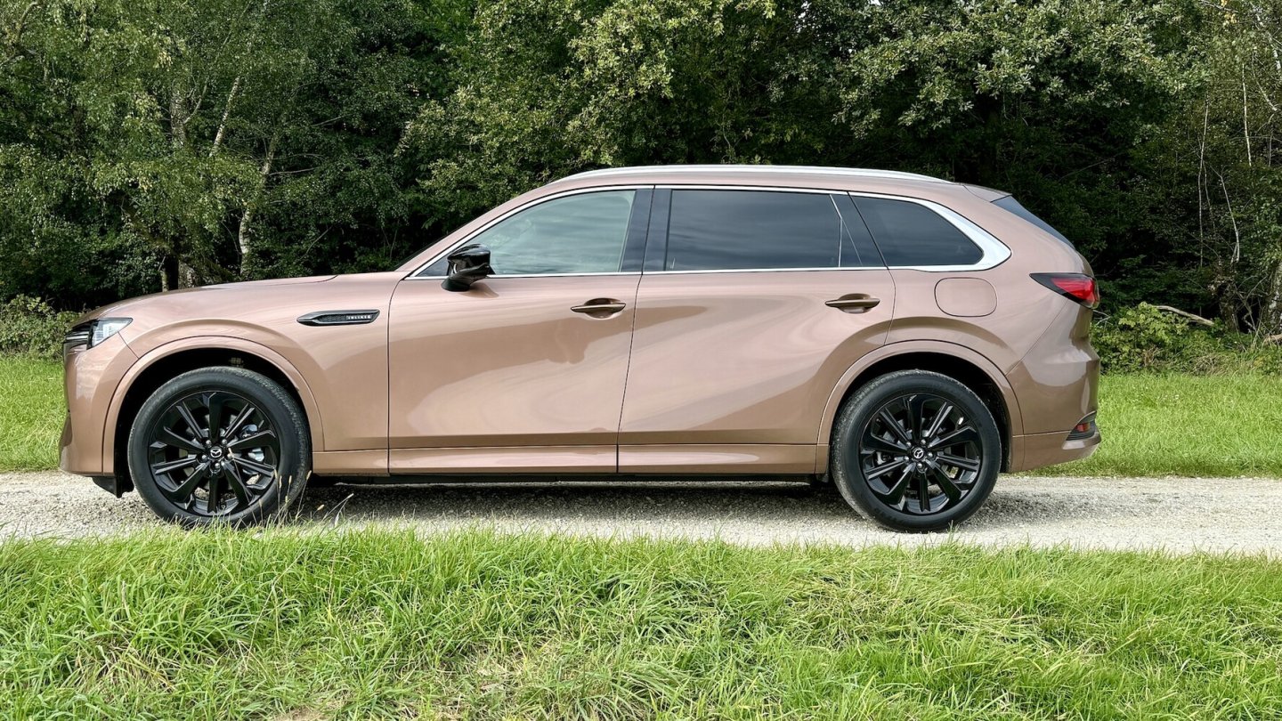 Der Mazda CX-80 ist fast fünf Meter lang.
