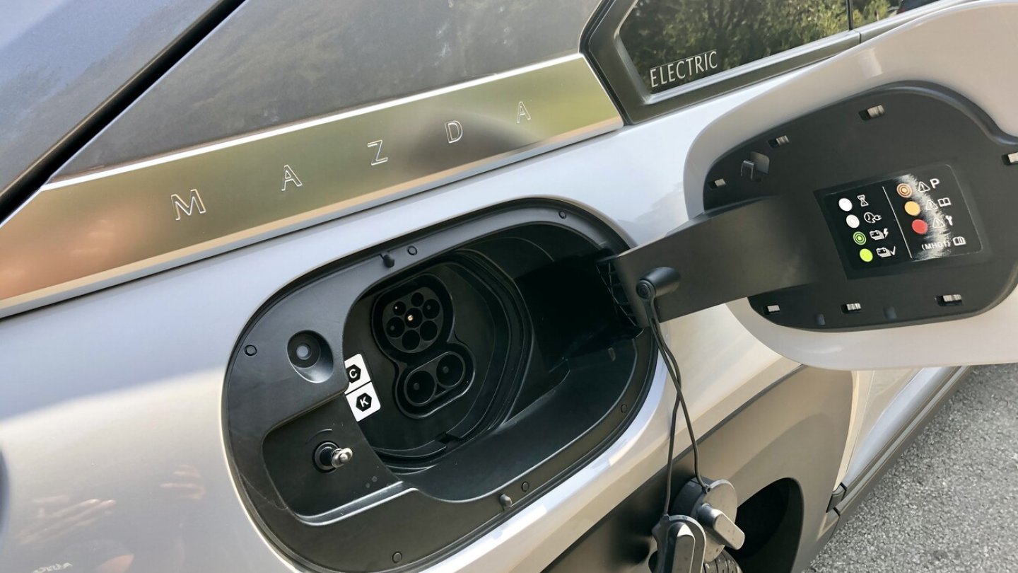 Die Batterie fasst maximal 35,5 kWh Strom.