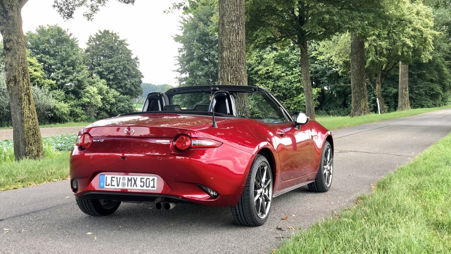 Der Mazda MX-5 ist nut 3,92 Meter lang.