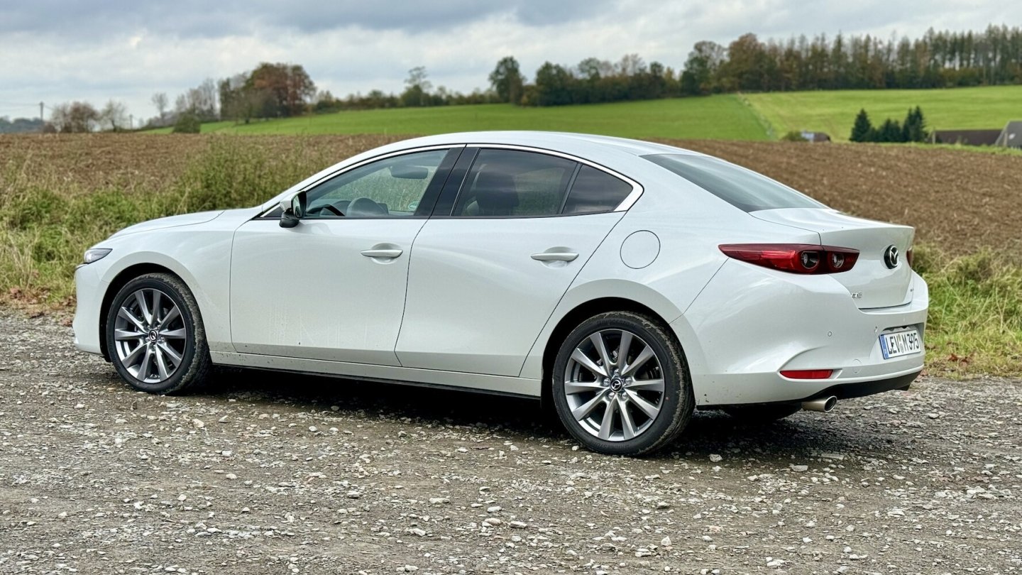 Der laufruhige Motor passt gut zum entspannten Kompakt-Japaner.