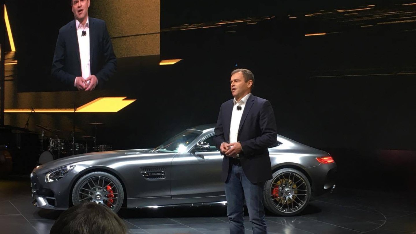 AMG-Chef Tobias Moers zeigte heute in Detroit den neuen GT C. Foto: Christian Stampfer