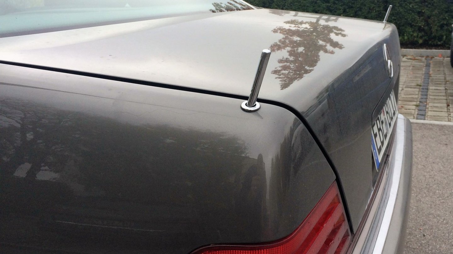 Als PDC noch nicht mal Science Fiction war: Peilstäbe am S-Klasse-Heck