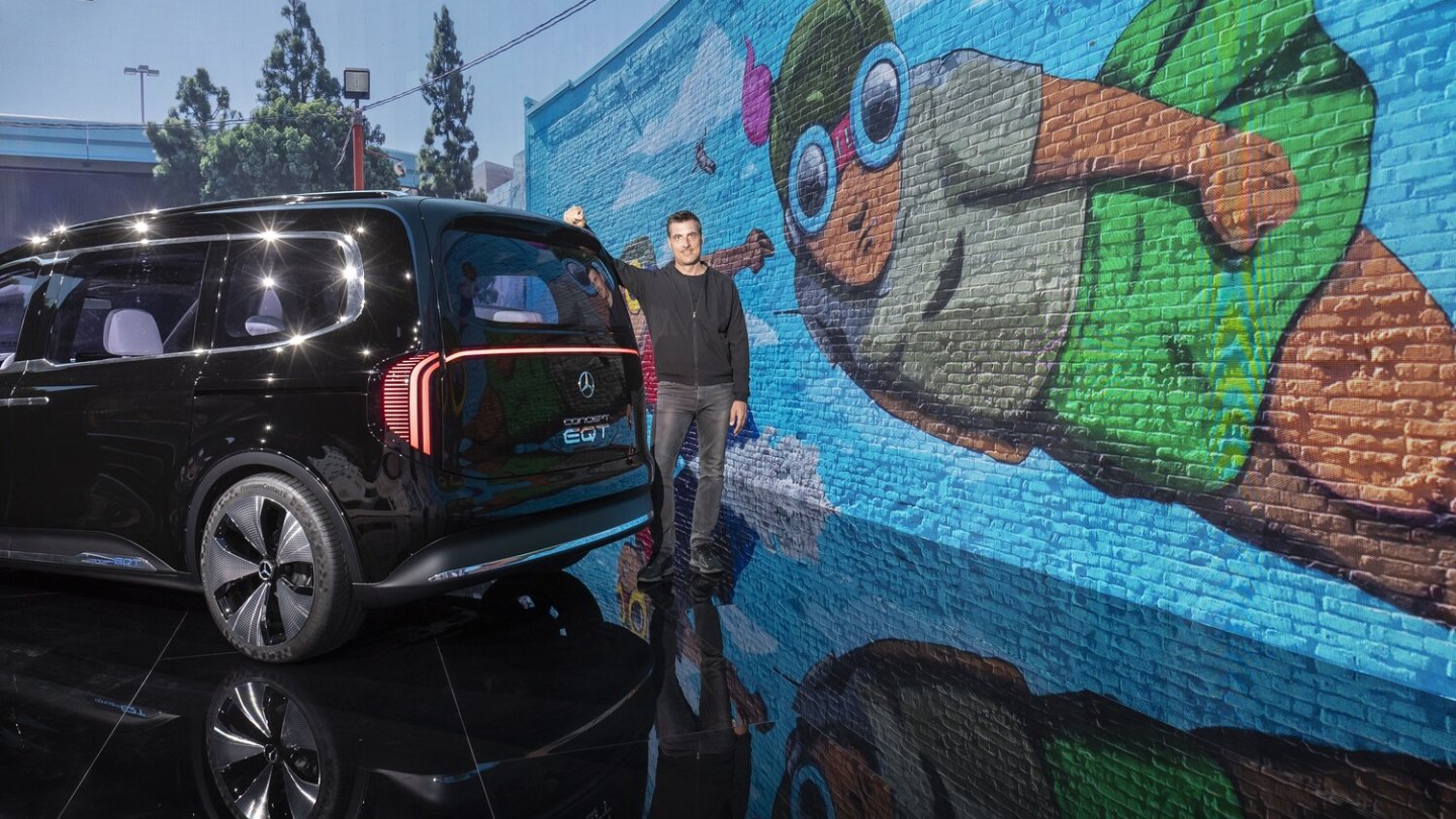 Kontakt mit dem Concept EQT, über ein Jahr vor Marktstart des Serienmodells.