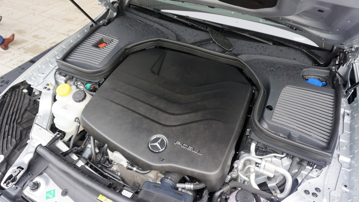 Mit Abdeckung sieht das hier recht normal aus...