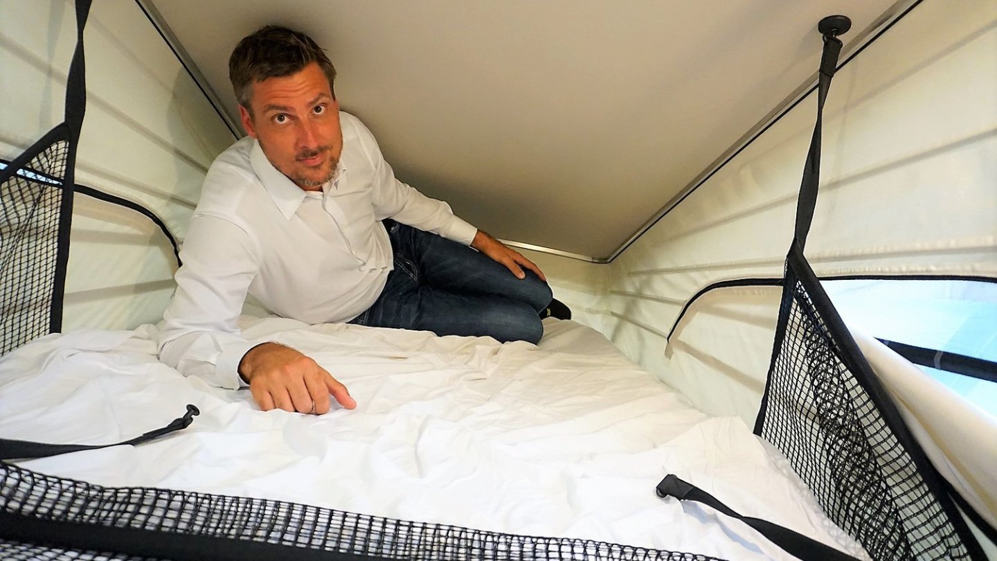 Im Hubbett schläft es sich äußerst bequem. Nur zu zwei wird es kuschelig. Foto: Andreas Hof