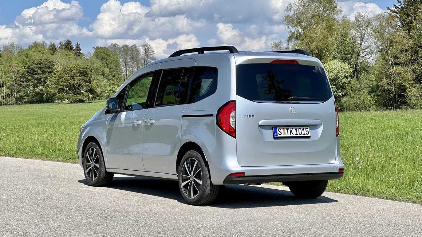 Der 1,3 Liter große Benziner ist in der T-Klasse in zwei Leistungsstufen verfügbar.