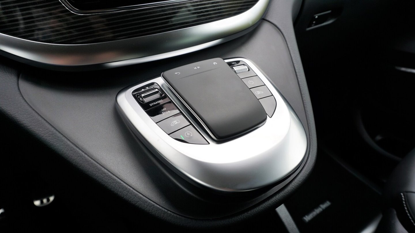 Das Touchpad ersetzt den Dreh-Drücksteller.