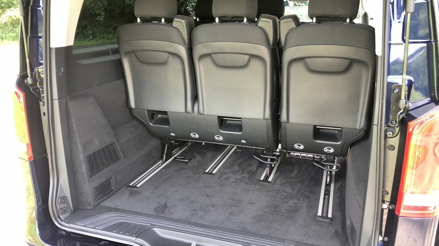 Wer Menschen, Gepäck und Sportgerät transportieren möchte, ist mit einem Bus gut bedient.