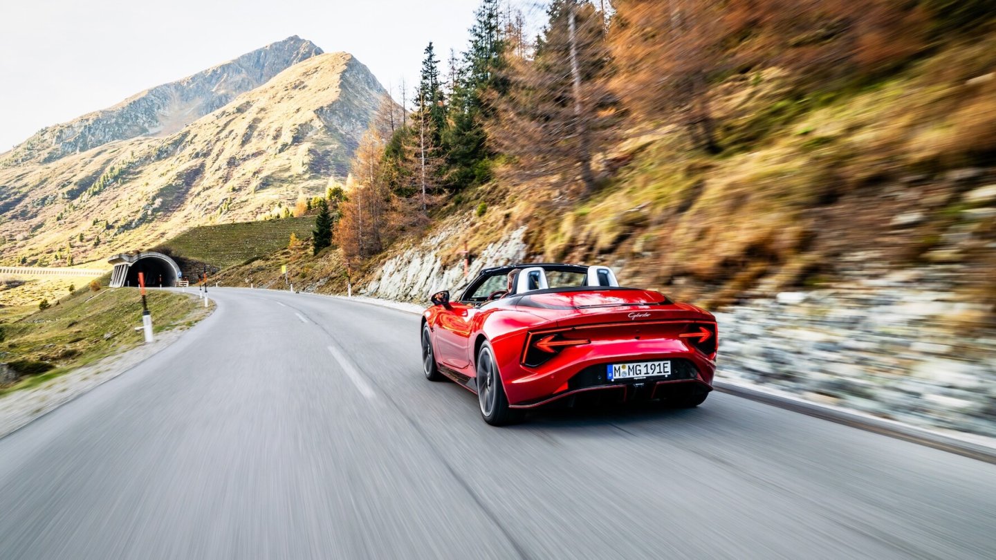 Noch im Dezember rollt der Roadster zu den Händlern.