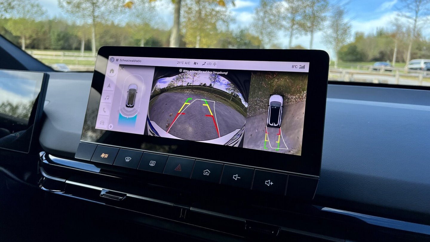 Die Rundumsicht-Kameras liefern auch nachts ein gutes Bild.