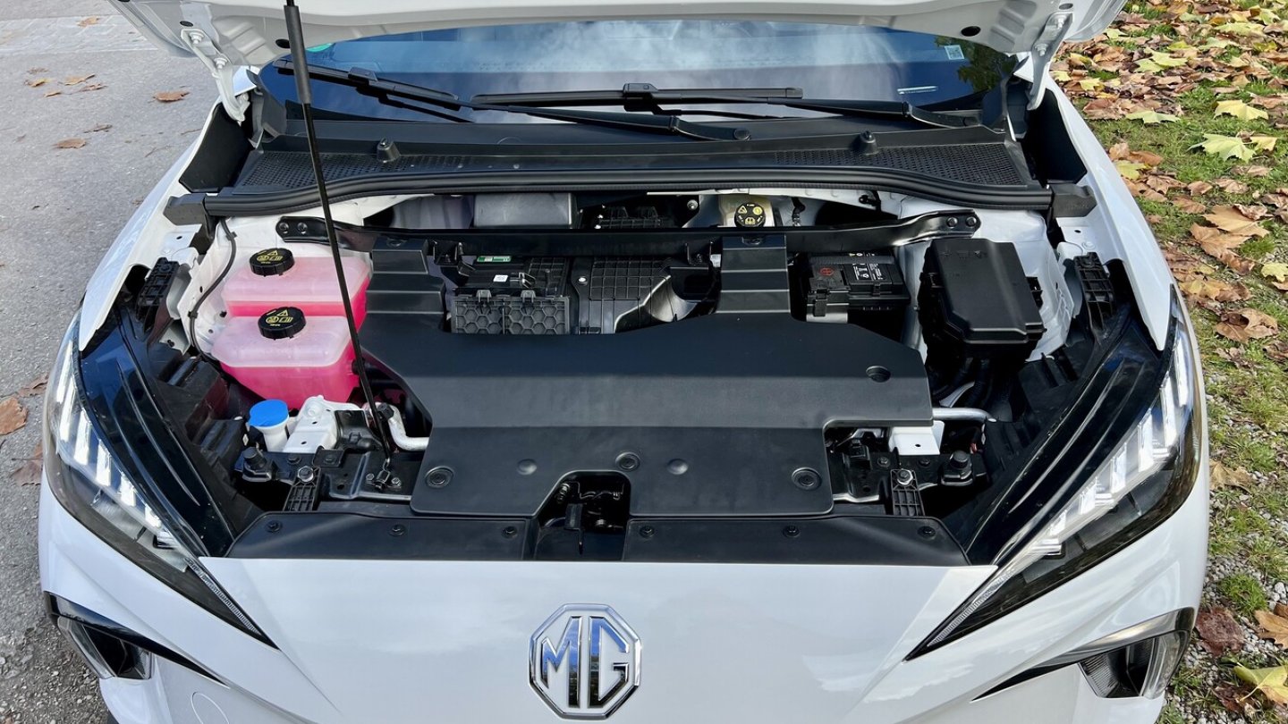 Trotz Heckantrieb: Unter der vorderen Haube gibt es kein zusätzliches Staufach.