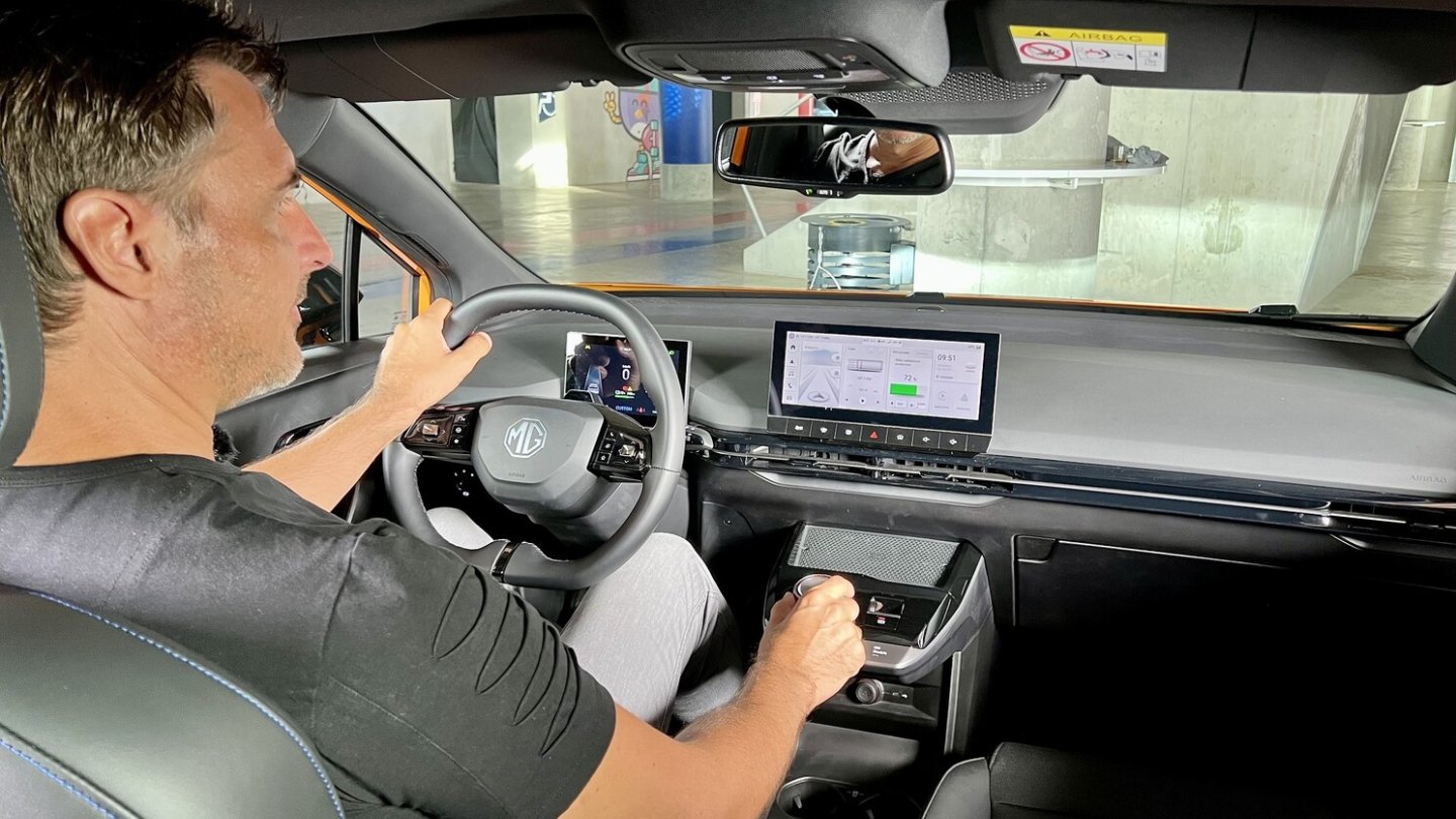 Das Infotainmentdisplay misst 10,25 Zoll.