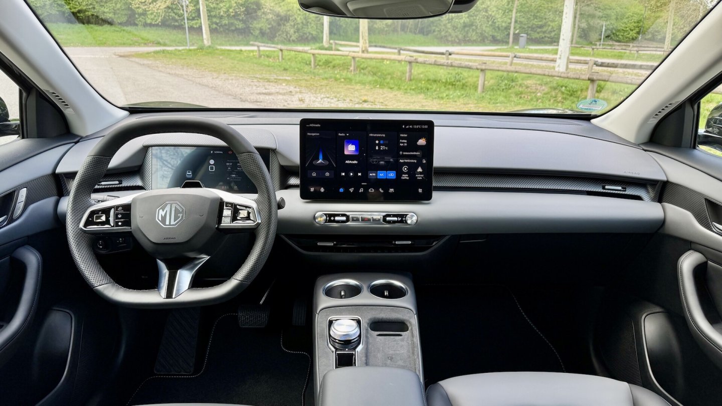 Ausstattungsumfang und Verarbeitungsgüte liegen auf gutem Niveau.