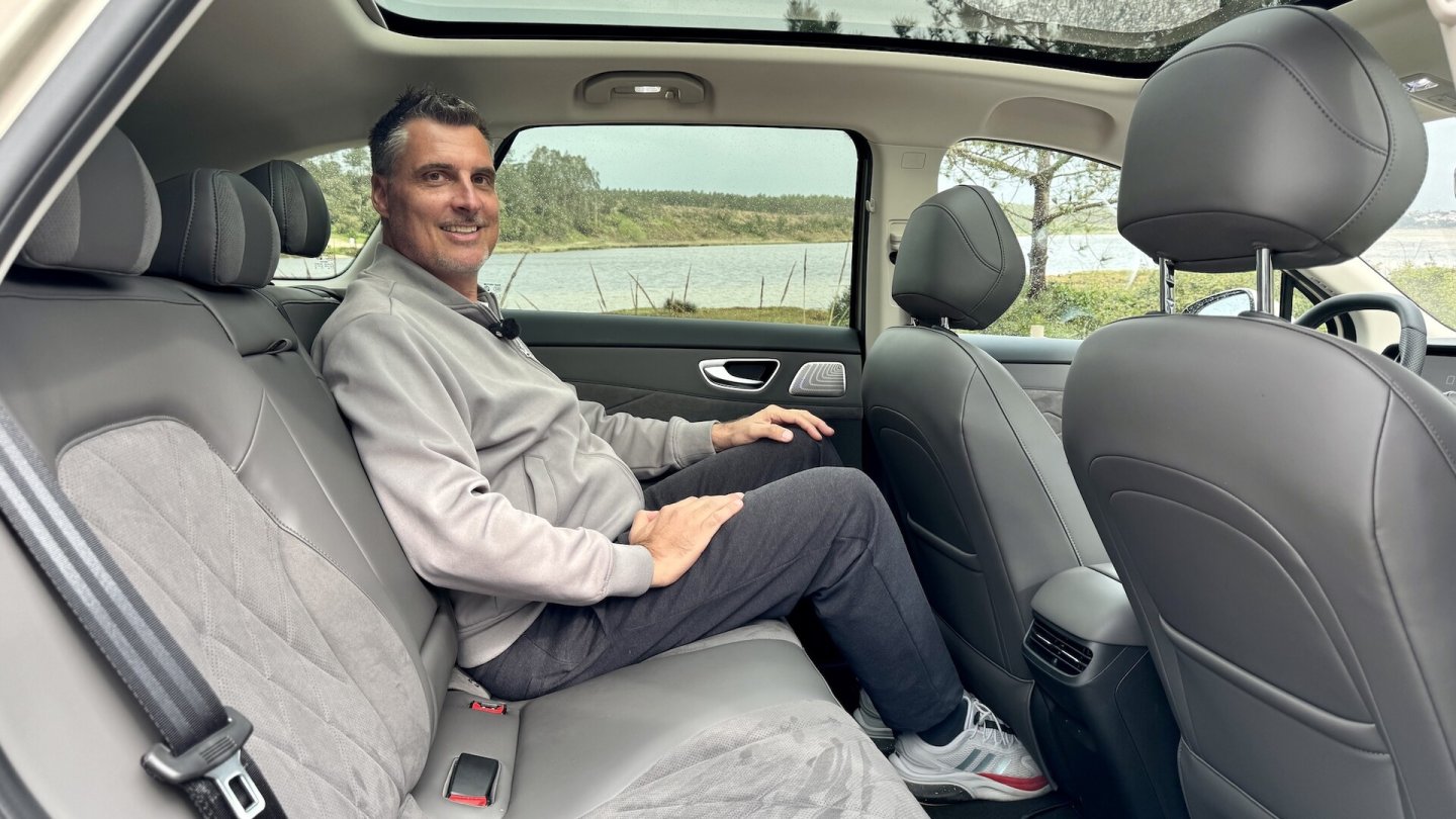 Vor allem im Fond begeistert das üppige Raumangebot des größten Elektro-MG.