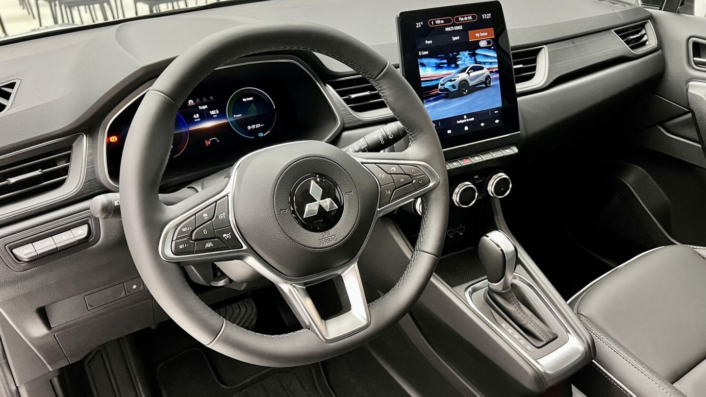 Das 9,3 Zoll große Infotaimmentdisplay gehört nicht zur Basis, hier reichen sieben Zoll.