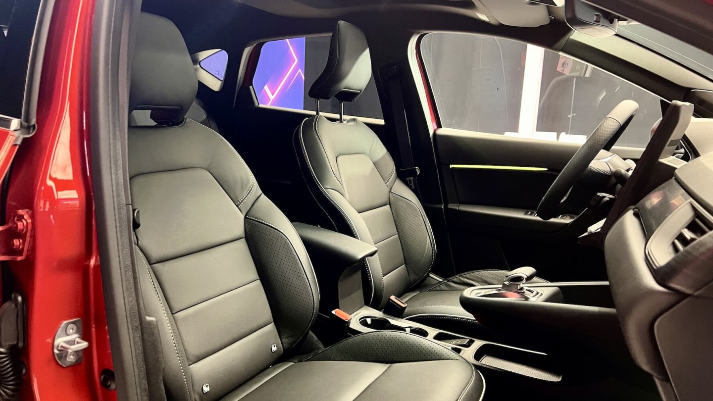 In der Ausstattungslinie Top tragen die Sitze Lederbezüge.